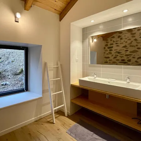A La Lisiere De Fontbonne Holiday home Saint-Julien-Chapteuil