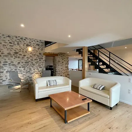 A La Lisiere De Fontbonne Holiday home Saint-Julien-Chapteuil